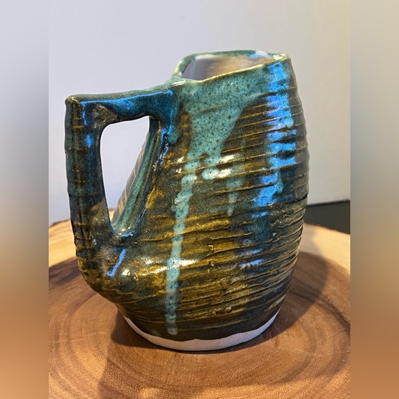 Lander WY Studio Pottery Ribbed Jug Pitcher Artist Signed. Circa 1970 - Picture 5 of 11